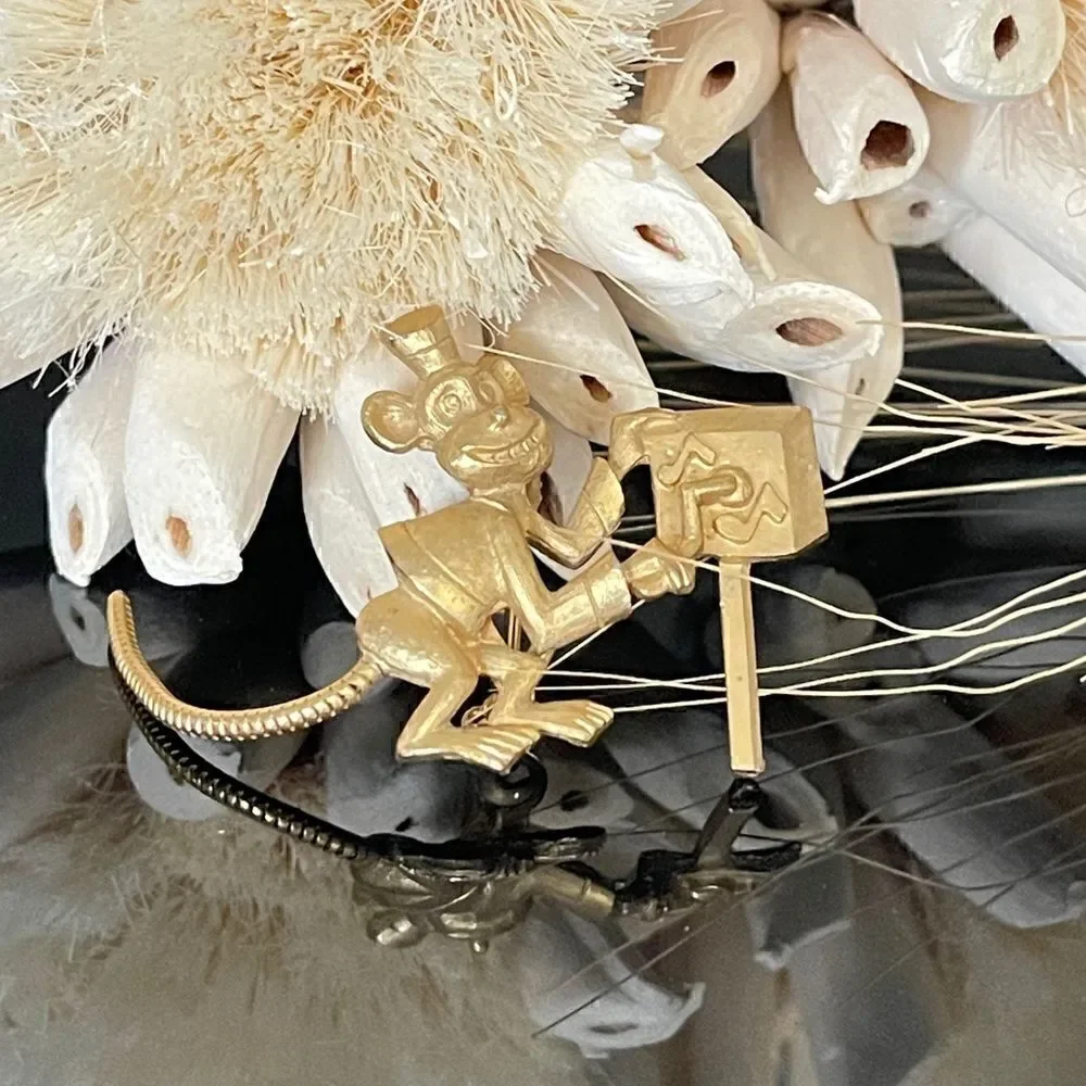 Gold tone Mouse brooch